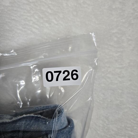 L.L. Bean Classic Fit Curvy Straight Leg Jeans Denim Womens 20R 0726 - Picture 9 of 9